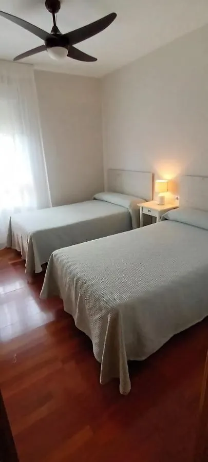 Habitacion Doble Independiente Con Bano Compartido グラナダ 0*,  スペイン